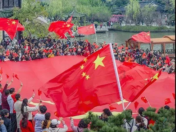 毛剑卿：让C罗礼貌性地走一下大家也能理解，直接取消比赛欠妥